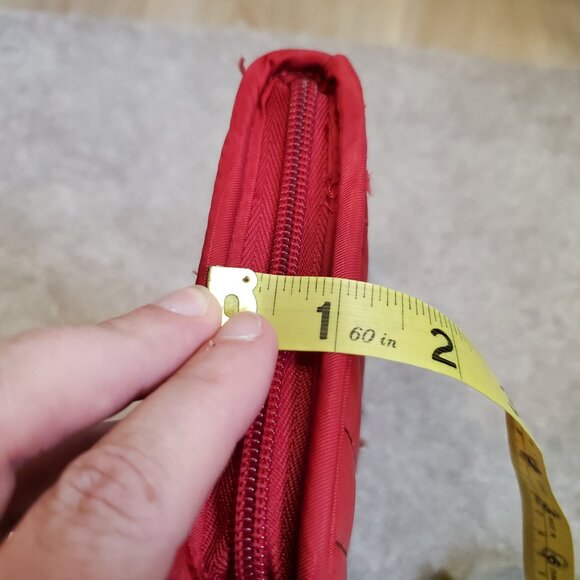 LUG Tango Quilted Wristlet Passport Holder Wallet Zip Travel Multi-Card RFID Red - Picture 14 of 14